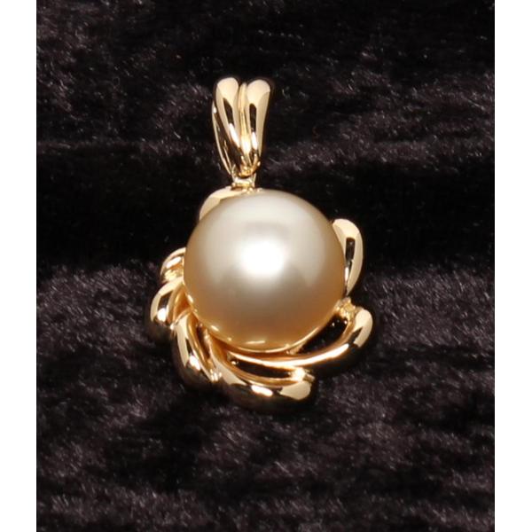 美品 TASAKI タサキ K18 ペンダントトップ パール 美品 タサキ ペンダントトップ K18 パール 12.4mm レディース TASAKI