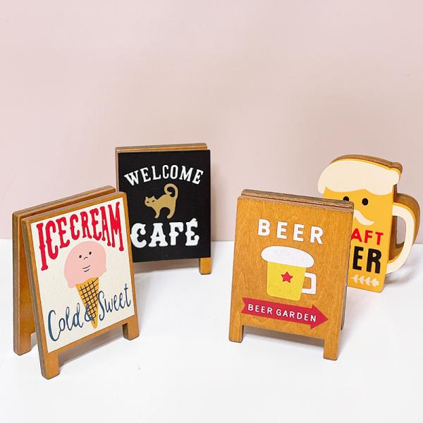 ※お急ぎの場合は、ご注文時に※※＜宅配便＞をご選択ください（有料）※ミニチュア雑貨 立て看板　シルバニアの家具の実寸とほぼ同じスケール感ですのでシルバニアにもお使い頂けそうですクリップになっているので、メッセージカード等が挟める仕様です。素...