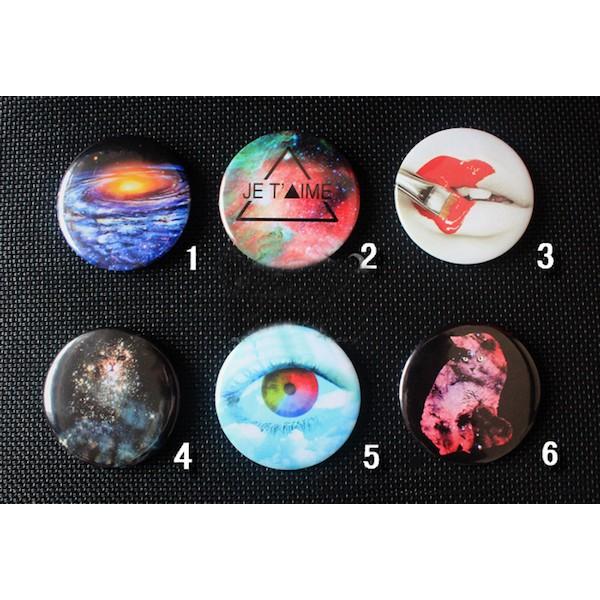 缶バッジ 派手 宇宙 トライアングル 銀河系 幾何学 ゆめかわいい やみかわいい バッジ ブローチ ローズ 6cm ファンシーアクセのhumming F 通販 Yahoo ショッピング