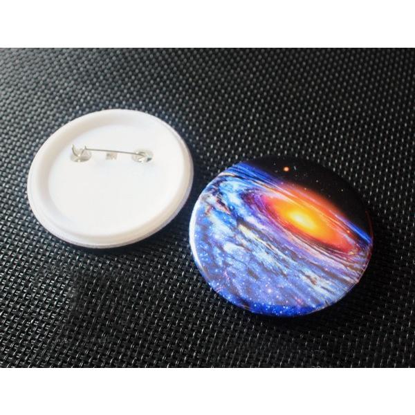 幻燈（缶バッジ付き） AXIZ 2023AW_ホログラム缶バッジ／Takakou
