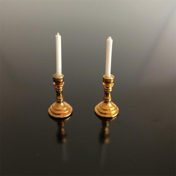 ※お急ぎの場合は、ご注文時に※※＜宅配便＞をご選択ください（有料）※ミニチュア雑貨 燭台セットシルバニアの家具の実寸とほぼ同じスケール感ですのでシルバニアにもお使い頂けそうです素材：金属　プラスチックカラー：サイズ：約35mm生産地：中国