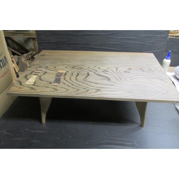 東北地方に鳥海山という火山が有りますが、何千年も昔大噴火を起こして多くの樹木を土砂や灰の下に埋めてしまいました。そのため現在ではこの鳥海山は土埋木（埋もれ木）の産地として有名です。その中でも神代杉はそのひなびた様子や色は独特でその希少さゆえ...