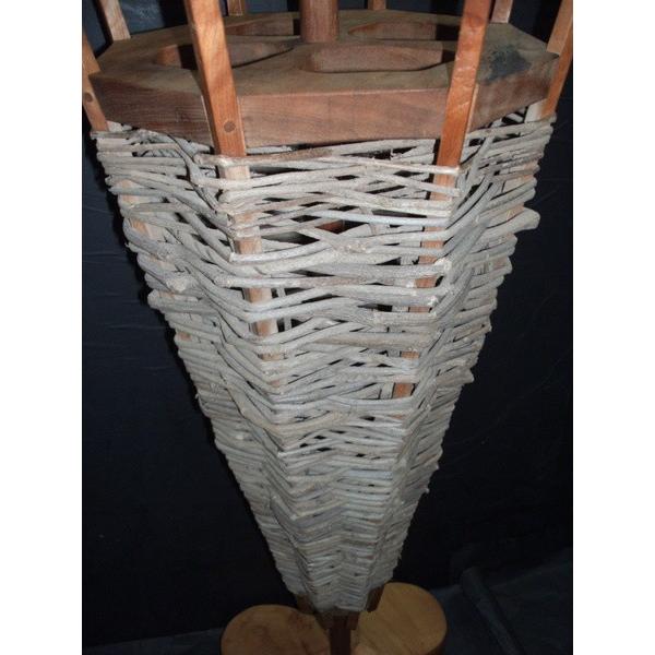 栃 榧オイルフィニッシュ葛つる編み傘立て ｂ 木製 傘立て くず蔓編み 珍しい 手作り 傘の形の傘立て 面白い 家具 ディスプレイ 工芸 作家 Buyee Buyee Japanese Proxy Service Buy From Japan Bot Online