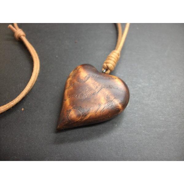 ダッフィー 木製チャーム ハート型ペンダント ダッフィー 木製チャーム ハート型ペンダント ダッフィー 木製チャーム