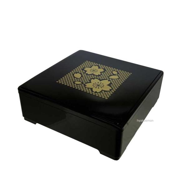 18ｃｍサイズの重箱お一人用や少人数のおせちなどに最適本体はツヤのあるタイプです商品サイズ：幅約18.2×奥行18.2×高さ6.3cm本体内寸：幅約17.7×奥行17.7×高さ4.4cm材質：ABS樹脂日本製