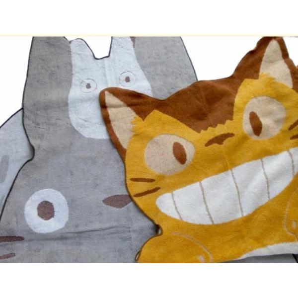 トトロとネコバスのベビー何でもケットです。色んな使い方ができるのでとっても便利です。素材は柔らかタオルですので、肌触りは抜群。また吸湿性にも優れお洗濯にも強いすぐれ物いです。お風呂のタオルに湯上りタオルに、おくるみアフガンにお昼寝の時の掛け...