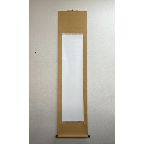 [Release date: April 23, 2025]総巾：510mm総丈：1977mm軸巾：454mm白紙：334mm×1353mm裂色：黄色系柄重さ：342g※多少誤差がありますがご了承ください。日本製 ・収納用の紙箱が付いていま...