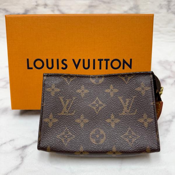 ルイヴィトン Vuitton モノグラム　コスメ　ポーチ ルイヴィトン モノグラム ポッシュトワレット15 コスメポーチ 化粧