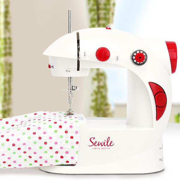 わずか700gの小型電動ミシン！軽くてコンパクトだからスッキリ収納♪ライトスイッチ付きで手元を明るく照らす！初めての方でも操作が簡単な小型ミシン♪ちょっとした小物を作ったり、お直しをしたりするときに大活躍！◆軽くてコンパクトだから出し入れラ...