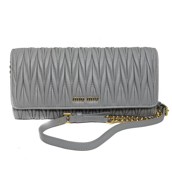 miu ミュウミュウ MIUMIU チェーンウォレット マテラッセ NUBE miu ミュウミュウ MIUMIU チェーンウォレット マテラッセ NUBE