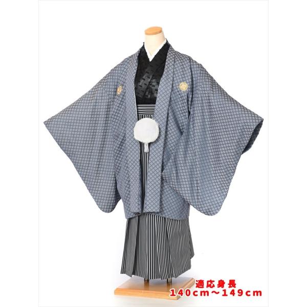 [袴　小学生　男]ジュニア用紋付袴セットレンタル8AQM15【紋付きフルセット】[羽織袴レンタル]〔袴〕〔男性着物レンタル〕〔11歳〜12歳〕〔十三参り〕〔卒業式〕〔結婚式〕【140ｃｍ〜149ｃｍ位まで】【グレー黒】【黒グレー縞袴】足袋プ...