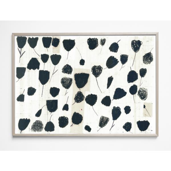 北欧ブランド、ファインリトルデイ（FILE LITTLE DAY）社のアートポスターです。描かれた花々はとてもシンプルですが、ハンドライティングで描かれたその形はどこかゆくもりを感じさせてくれます。落ち着いた色味＆雰囲気で空間をやさしくシッ...