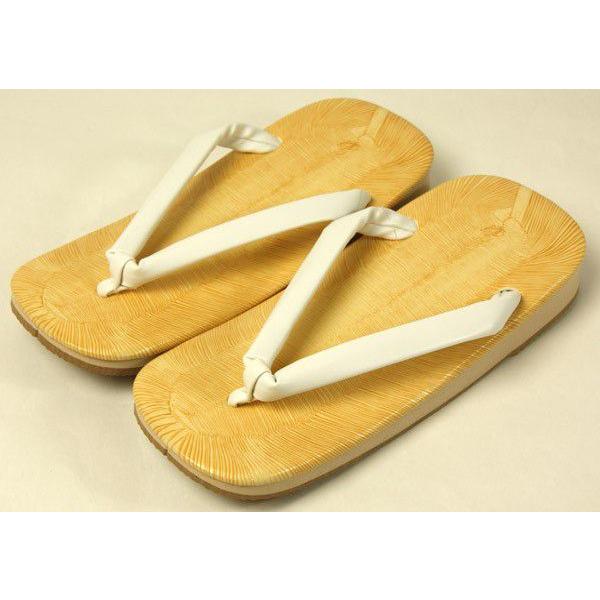 男物着物　履物　白鼻緒スポンジゴム底雪駄M/Ｌ　お祭り、フォーマル、お寺、神社、仕事用　楽屋履き通常雪駄は、皮底でかかとが木製で鋲打ちで、シャンシャンと音がして粋ですが。アスファルト、石畳等の固い地面で滑りやすく、室内だと床に傷が付きやすい...