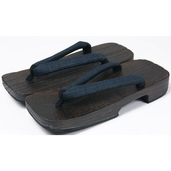 男物ゲタ 桐右近下駄llサイズ九寸 焼き台座 浴衣 普段着に 黒色紬地に紺色縞鼻緒 履きやすく ゴム底 18 002 15 01 着物と和装小物の店 いちかわ 通販 Yahoo ショッピング