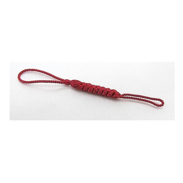 【商品情報】正絹（シルク）100％根付用の紐です。■１本セット■長さ：約９cm■短い輪：約2cm  長い輪：約3cm※染め具合などによって若干色が変わる場合があります。※手作りの為、長さが表記と変わる場合があります。※根付紐は非常に水に弱い...