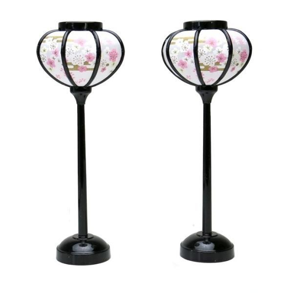 【商品情報】電気つきません。雪洞は対（２個）でセットです。素材：プラスチック製寸法：高21cm×幅8.3cm火袋の柄が変わる場合があります。雛人形　ひな人形　ぼんぼり 油灯 燭台 雪洞
