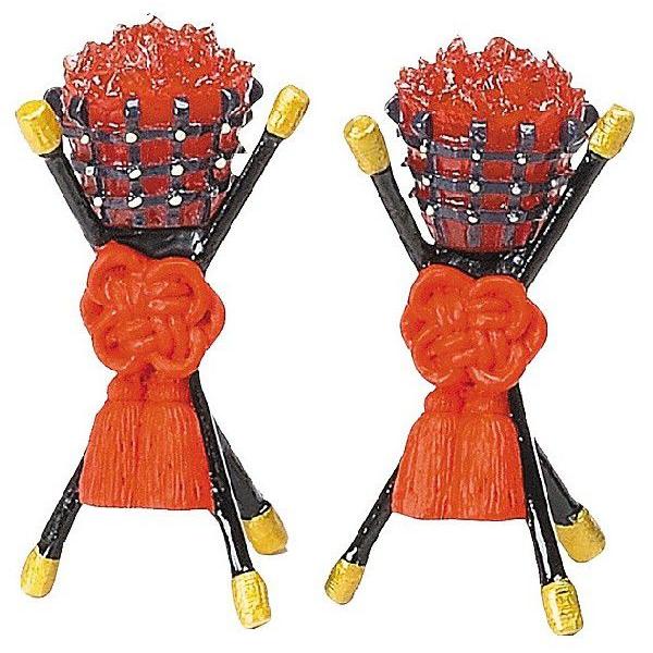 【商品情報】兜や鎧の両脇に飾って下さい。※細かな箇所まで人の手で塗っていますので、塗りムラやはみ出している部分もありますのでご了承の上でご検討ください。 サイズ：高さ6.5cm素材：ポリレジン