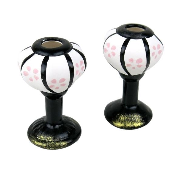 小さなお雛さまにお使いいただけるお道具です。mini雛を華やかに飾りつけるアイテムです。●高さ(約)：高さ5cm×幅3cm●陶器製品※PCによって画像の明るさなどが違う為、実際のお色が出ない場合があります。その旨、ご了承いただいた上でご検討...