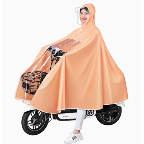 雨の日に自転車に、バイクに気楽に使えるレインポンチョです。突然の雨でも安心！さっと着れる！さっと脱げる！携帯にも便利！透明な大きめのつばを採用し雨にぬれにくく視界を遮らないので自転車も安心安全に運転できます。フードは調節紐とストッパーで、し...