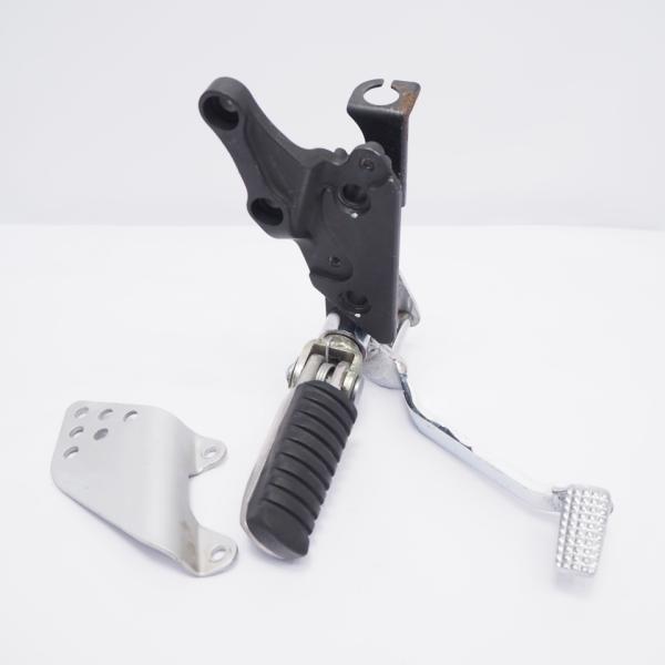 割れ無! ZRX1200DAEG 純正ステップ右 ホルダー ステッププレート