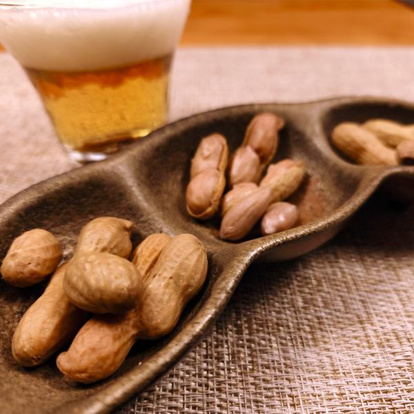 名称：レトルトゆで落花生原材料名：落花生(北海道産)、食塩 / 酸化防止剤(V.C)内容量：100g販売者：十勝グランナッツ合同会社北海道河西郡芽室町東芽室南1線17番地ゆうパケット/クリックポストについての注意事項商品はポスト投函にてお届...