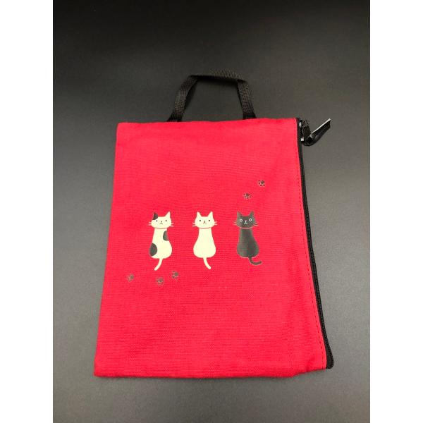 ねこ柄　フラットポーチ　レッド