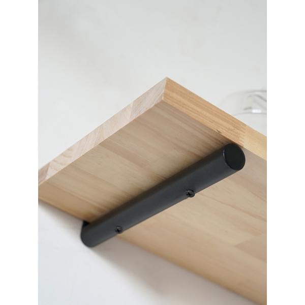 ※同シリーズの共通画像を使用している場合がありますサイズ/約w20×d203×h40mm素材/鉄※木ネジ付きマットなブラックアイアンの棚受けパーツです。壁面にビスで取り付けて、棚板を乗せれば、ウォールシェルフを作る事ができます。丸い棒状のシ...