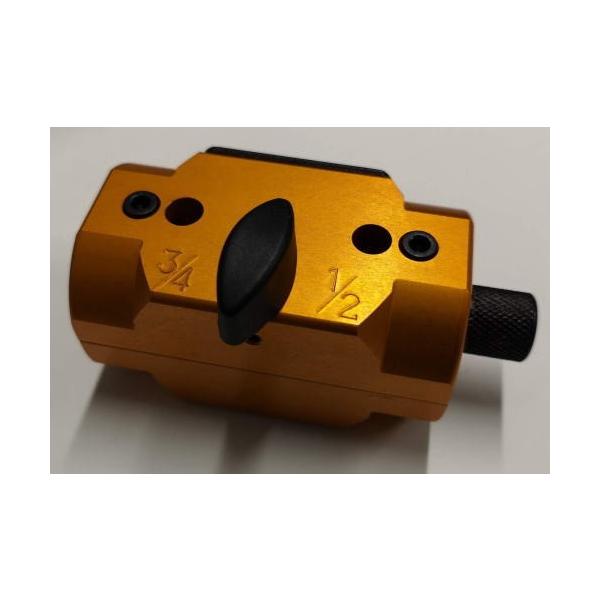 エコー精機 らくらくパンチ フレキ管ツバ出しツール EPT-1 (1/2、3/4兼用型)・アルミ合金製だから軽い！・ハンマーで叩くだけだからスピードが凄い！・コンパクト設計でコーナーカットだから持ちやすい！・高品質の材料で高い加工技術だから...