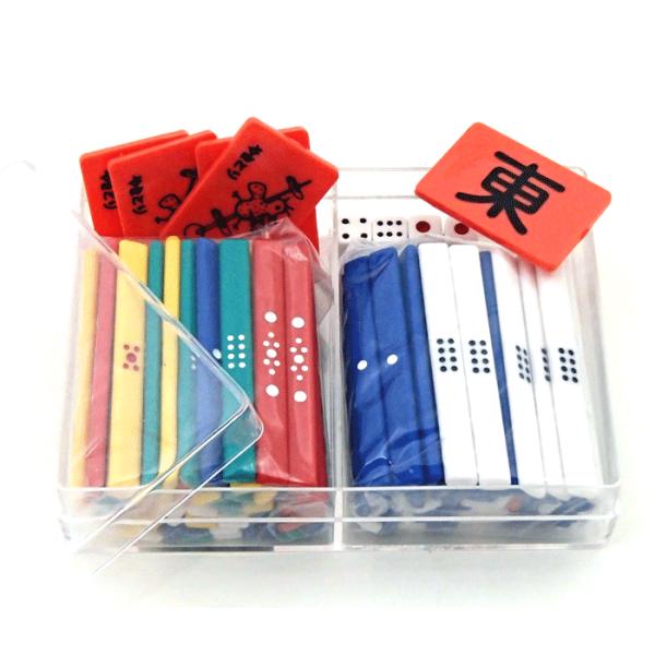 麻雀に必要な小物をセットにしました。携帯便利で重宝します。大洋技研のカラー点棒プラスチックケース入りセット内容サイコロ9mm4個材質：ユリア1赤目大やきとりマーク4枚サイズ：40×28×3mm。重さは3gです。東南マーク1枚一枚の札に裏表が...