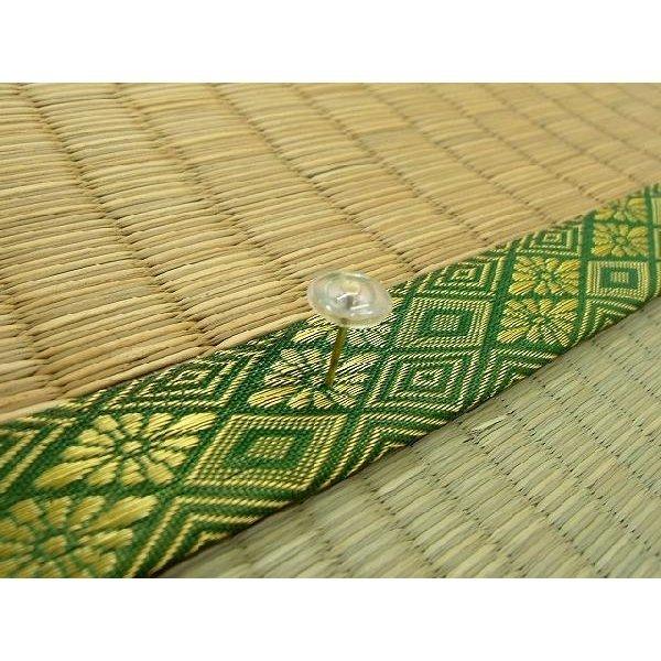 【商品名】い草上敷き、花ござ用上敷鋲２５本入(約４．５畳用目安)【カラー】クリアー【入り数】２５本入り(約４．５畳目安)【組成・仕様】頭部：スチロール樹脂　足部：鉄・クロメートメッキ【針の長さ】約3.0cm【特徴・注意事項】●本製品は畳上敷...