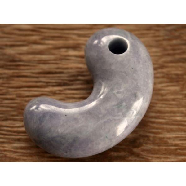 糸魚川翡翠大勾玉 M05552陽春 作45.5mm*28mm*15mm 糸魚川産