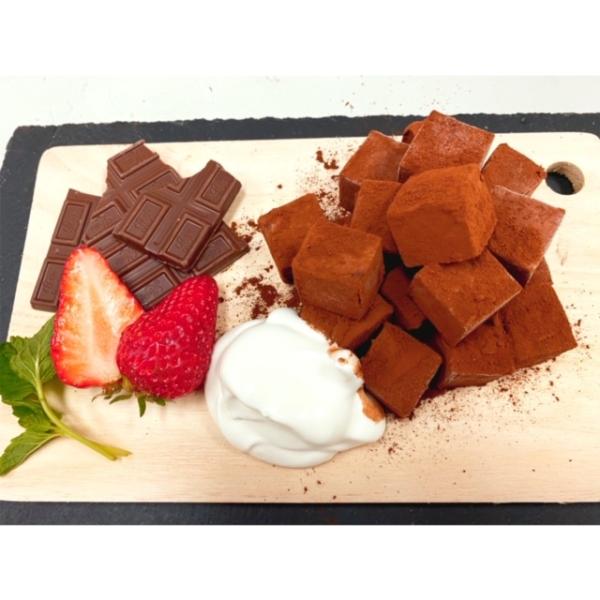 本わらび粉を使用したもちもちのわらび餅です。◎チョコ、ホワイトチョコ、イチゴ、クルミ、黒糖抹茶、黒糖黄粉、黒胡麻、マロン、やわらかわらび餅プレーン、やわらかわらび餅黄粉、やわらかわらび餅黒糖抹茶よりお好きな味を5種類お選び下さい。業務用なの...