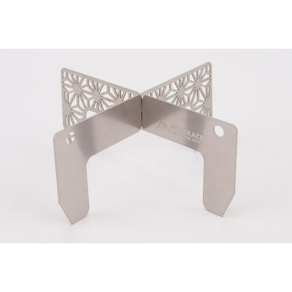 本体／展開時：約幅81×奥81×高35mm、収納時：約幅81×奥1.3×高35mm材質／チタン重量／約6.8g日本製（燕三条産）【おすすめポイント】●チタンの軽さを徹底的に生かしたアルコールバーナー用の五徳です。    ●レーザーカット加工...