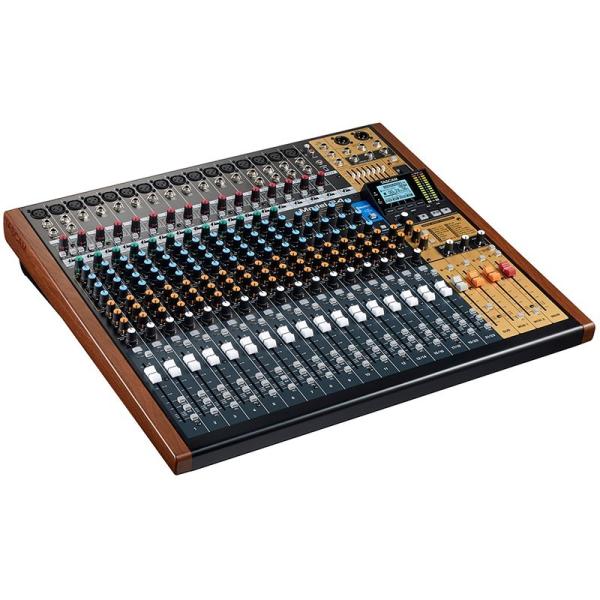 TASCAM Model 24(24�g���b�N���R�\�f�B���~�L�T�[�EUSB�I�[�f�B�I�C���^�[�t�F�C�X)(�^�X�J��)(MODEL24)