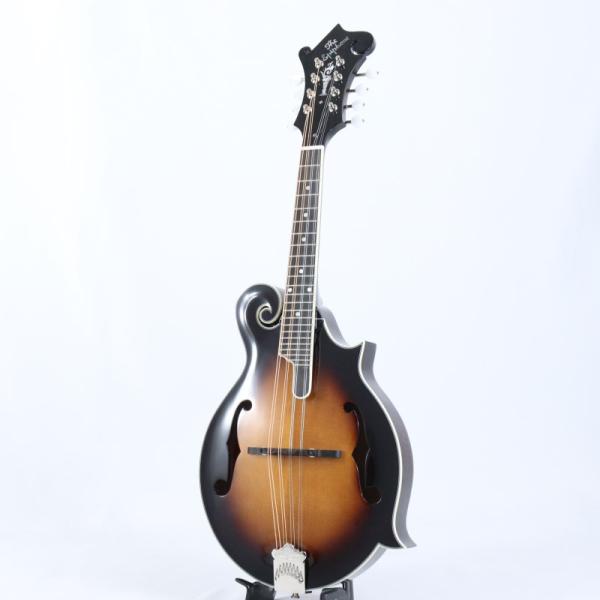 Inspired by Gibson Customシリーズ語り継がれる名機F-5Gモデルギブソン社はモダン・マンドリンの発明に多大な成果を挙げましたが、その中でも1920年代初頭のマスター・ルシアーであるロイド・ロアー氏がオリジナルのF-5...