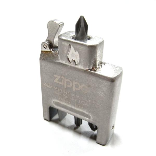 ジッポー（ZIPPO）ライターの中身をビット差し替え式の携帯ミニドライバーに改造するインサートカートリッジです。ZIPPO社オリジナルで、並行輸入品になります。※写真に写っているジッポーライター（本体）は付属していません。1/4"（6.35...