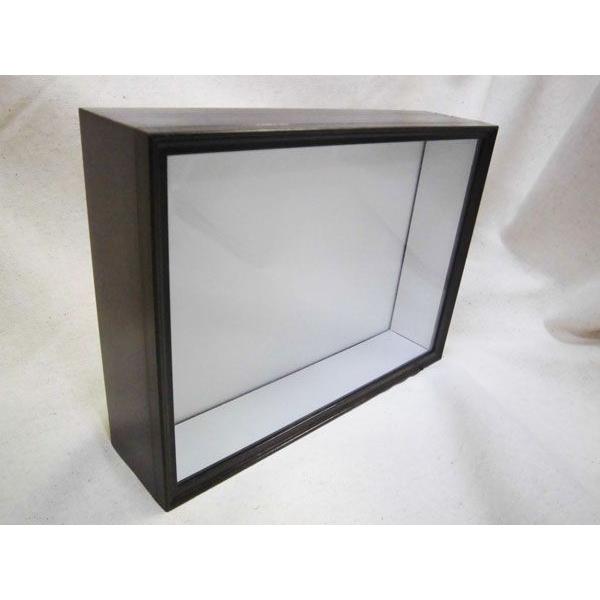 ■シーラ箱（標本箱）サイズ　280×208×72（mm）天板　　ガラス張り横枠　　プラスチック　　　こげ茶木目中敷き　発泡ポリエチレン裏面　　ベニヤ貼り重量　　630g大型のヘラクレスオオカブトなども納まります。