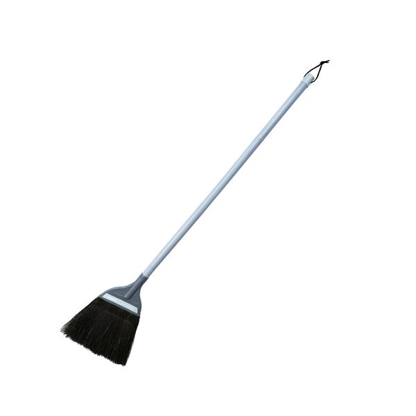 繊維が細かくしなやかで砂埃も掃きとります。細かいゴミが多い玄関におすすめ。●メーカー名／アズマ工業●サイズ／掃き幅：短柄・中柄23cm、長柄26cm