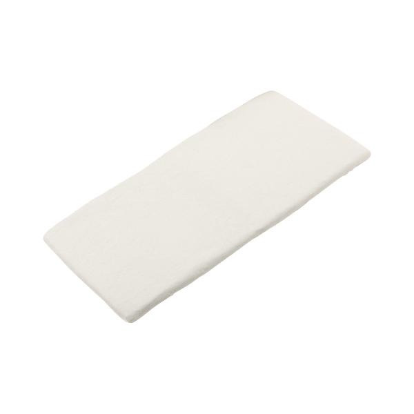 二つ折り式の軽量で通気性に優れたおひるねマット。●サイズ／（1）60×120cm（2）70×140cm●材質／綿80%、ポリエステル20%（パイル生地）●ボックスタイプ