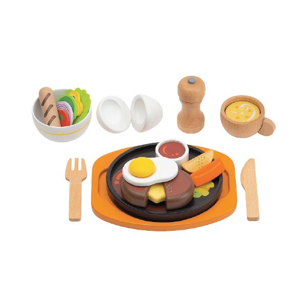 たまごが割れて目玉焼きができます。ハンバーグにはチーズをいれることができます。●内容／木台＆鉄板、ハンバーグ、チーズ(木＆フェルト)、たまご、ペッパー/ソルトミル、デミグラスソース、スーププレート、スープボウル、ソーセージ、サラダボウル、カ...