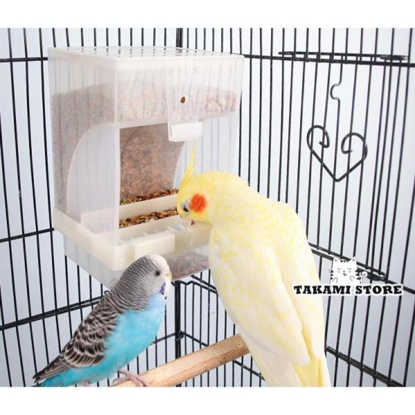 爆買 バードフィーダー 鳥 餌入れ 水入れ 自動 小鳥 餌台 食器 インコオウム えさ入れ えさいれ 鳥の餌台 500gの大容量 大容量で、フードがたっぷり入ります。残量も一目で分かるクリアカラーで、長時間のお留守番も安心です。 自動補給で...