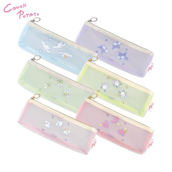 [Release date: April 1, 2025]テーマは「COUCH POTATO」サンリオキャラクターたちがリラックスしながら、それぞれのお気に入りと寄り添うオリジナルアートがとってもキュート♪ラメ入りの半透明PVCとメッシュ素...