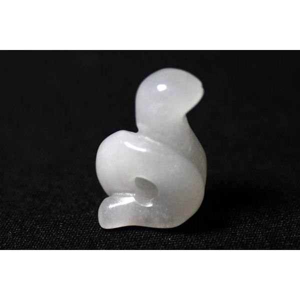 天然石マニカラン、水晶　スネーク置物 彫刻置物 幸運の蛇 ラッキースネーク ホワイトオニキス 天然石