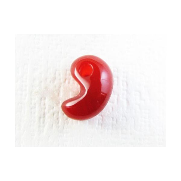 大きい　レッド瑪瑙勾玉　　　　古代型　レンガ瑪瑙勾玉 レッド瑪瑙勾玉 (レンガ色) - メルカリ