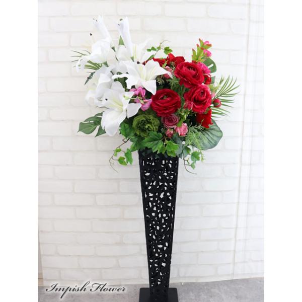 アーティフィシャルフラワー 造花 使用■サイズ:幅:65 奥行:36 高さ:115 (cm) ■主な使用造花：バラ・カサブランカ高級造花を使用したスタンド型アレンジメントです。インテリアとしてはもちろん贈り物としてもおすすめです。用途例：誕...