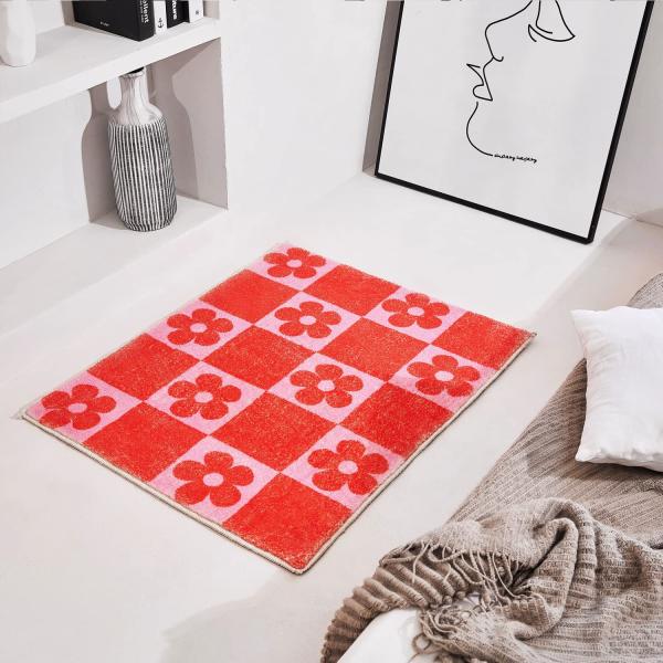 【並行輸入品】Snack Break | Cute Red Flower Checkered Rug for Bathroom, Bedroo