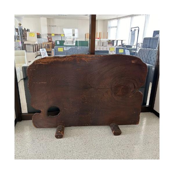 商品名：衝立 間仕切り 一枚板 寸法：W1360×D350×H950 メーカー：不明 型式：不明 年式：不明 保証期間：なし ランク：B 特記事項：-  販売店：テンポス鈴鹿店（三重県鈴鹿市）からの配送です。