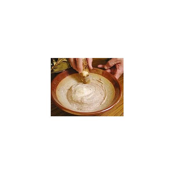 冷たいそうめんやざるそばに添えるとおいしい、山芋のすりおろし・とろろ。山芋は秋から 春が旬ですが、夏バテにも効くスタミナ食だから、暑い季節にも積極的にとりたい野菜 です