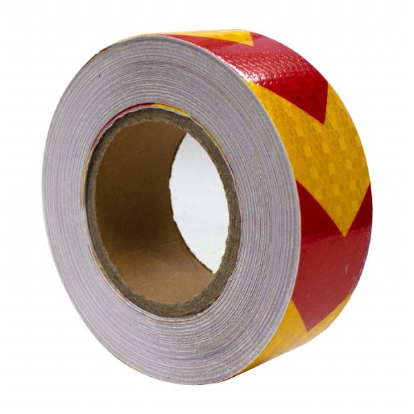 昼間も夜間もよく反射する反射テープで、車のヘッドライトなどの光を強力に反射する「再帰性反射」を利用しています。高輝度で特に夜間や暗闇での視認性を大幅に高め、事故防止に役立ち安全性を確保します。【再帰性反射】車のヘッドライトなどの光を強力に反...