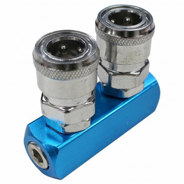 エアーツールの増設に！エアコンプレッサー用の分岐ソケットです。一つの配管口より複数のエアの取り出しが可能です。プラグ接続方法はソケットをスライドさせ、プラグを差込み、戻すだけのステップ！◆使用圧力：1MPa（10.2kgf / cm2）◆材...